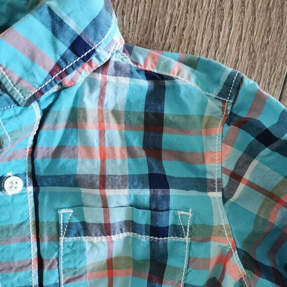 3/$15 Carter's button down dress shirt 3T - Picture 2 of 4